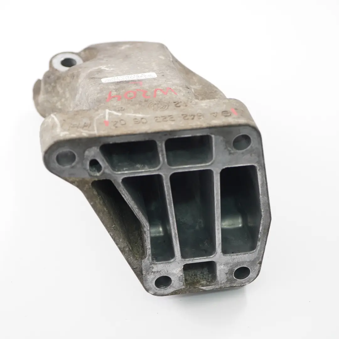 Support moteur Mercedes W204 M642 Diesel Support gauche pour à propos du numéro de pièce A6422230604 Support moteur Mercedes W204 M642 Diesel Support gauche - SKU A6422230604 - Numéro de pièce A6422230604