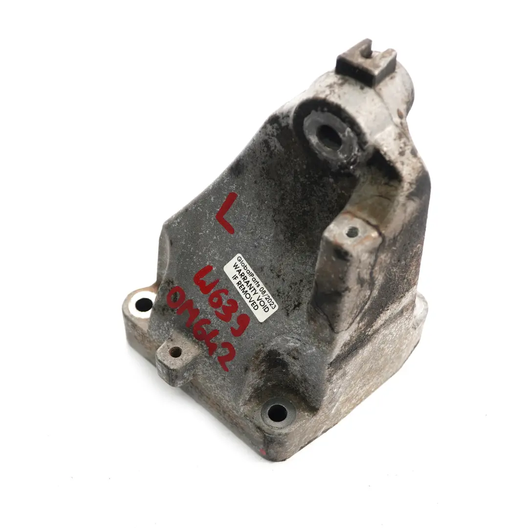 Träger Mercedes Vito W639 Diesel Links Motor Halterung für Motor mit Teilenummer A6422231904 Motor Träger Mercedes Vito W639 Diesel Links Motor Halterung - SKU A6422231904 - Teilenummer A6422231904