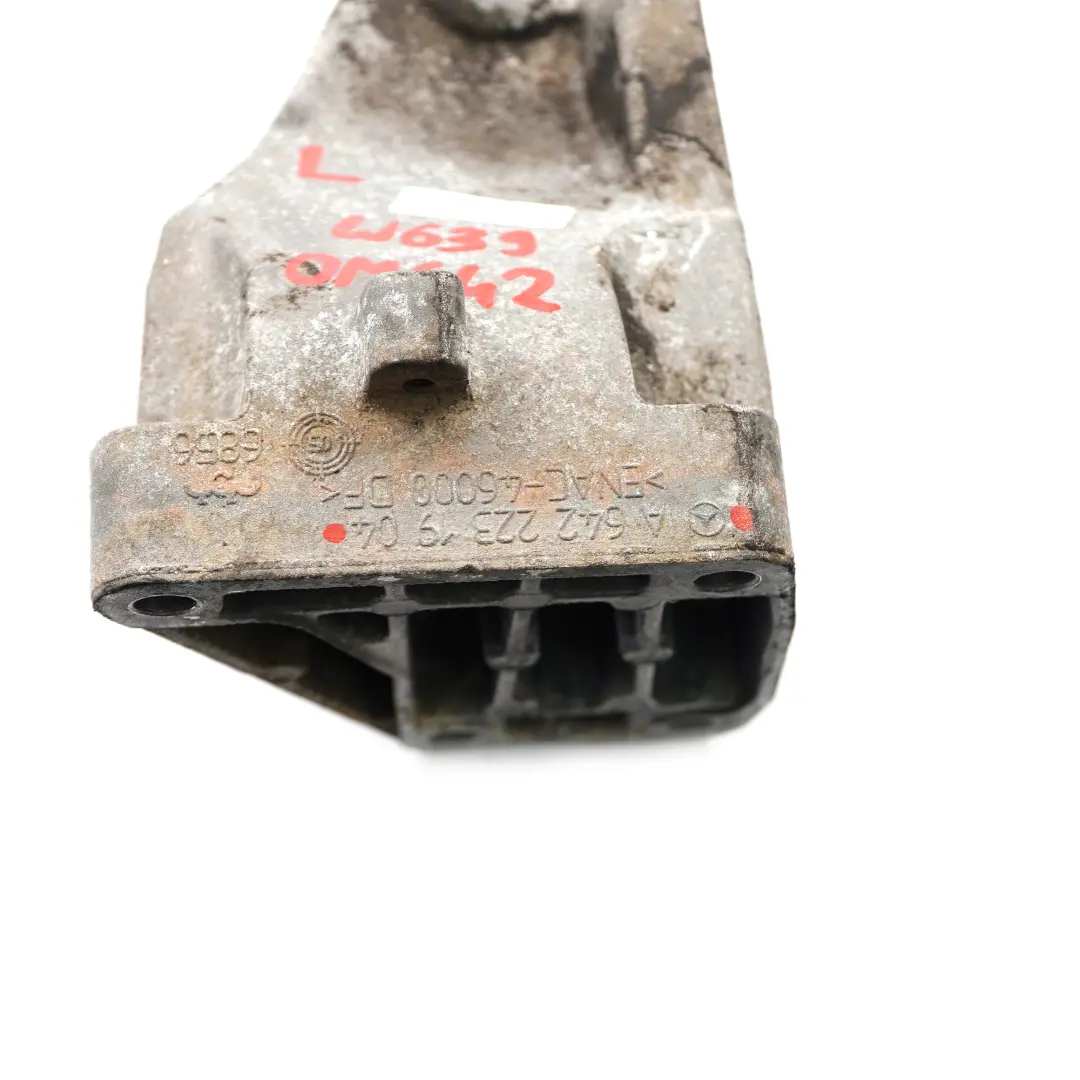 Wspornik Łapa Silnika Lewa do Mercedes Vito W639 Diesel o numerze A6422231904 Mercedes Vito W639 Diesel Wspornik Łapa Silnika Lewa - SKU A6422231904 - Numer Części A6422231904