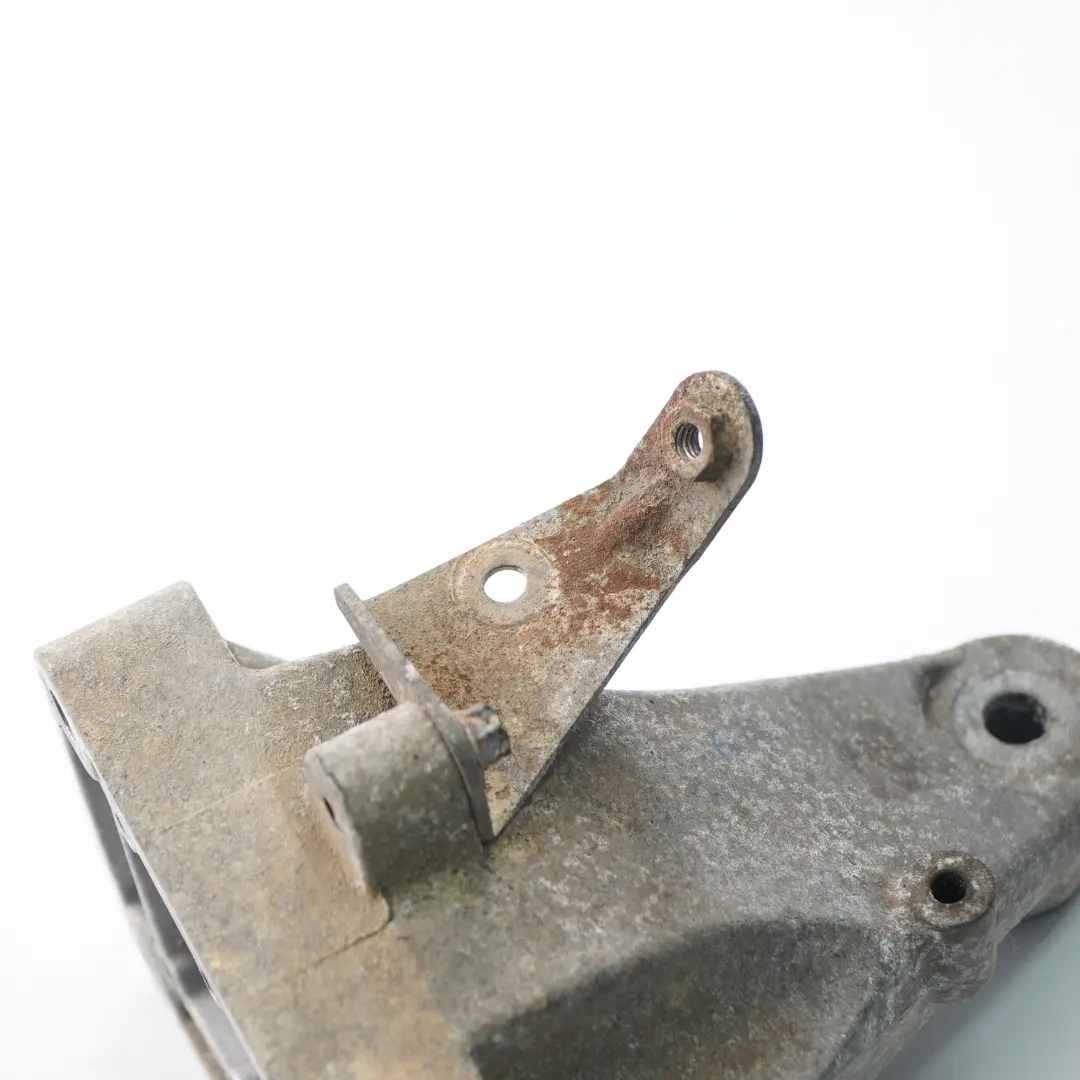 Porteurs Mercedes Vito W639 OM642 Suspension du moteur Support droit pour à propos du numéro de pièce A6422232804 Porteurs Mercedes Vito W639 OM642 Suspension du moteur Support droit - SKU A6422232804 - Numéro de pièce A6422232804