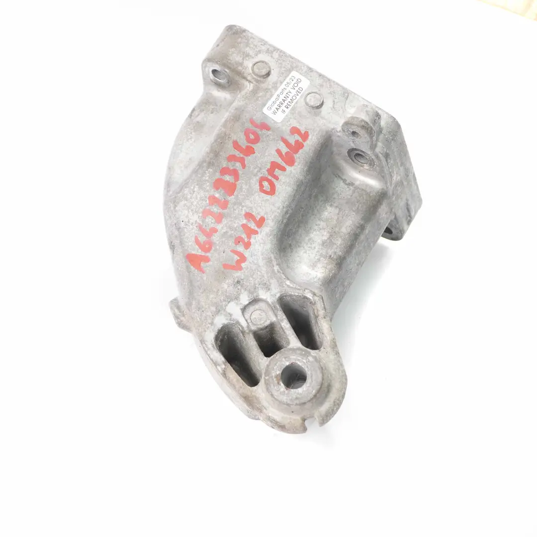 Support moteur Mercedes W212 Diesel OM642 Support droit pour à propos du numéro de pièce A6422233404 Support moteur Mercedes W212 Diesel OM642 Support droit - SKU A6422233404 - Numéro de pièce A6422233404