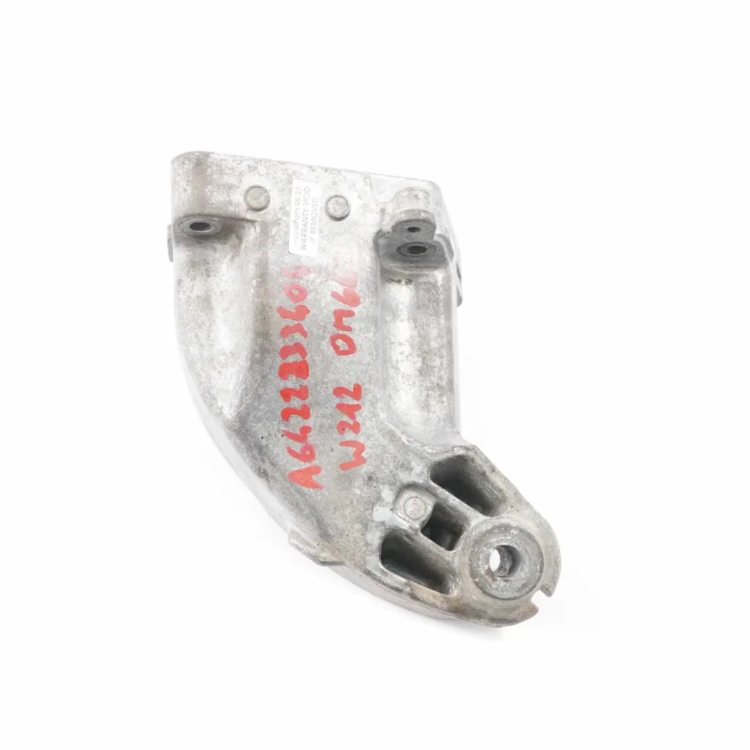 Support moteur Mercedes W212 Diesel OM642 Support droit pour à propos du numéro de pièce A6422233404 Support moteur Mercedes W212 Diesel OM642 Support droit - SKU A6422233404 - Numéro de pièce A6422233404
