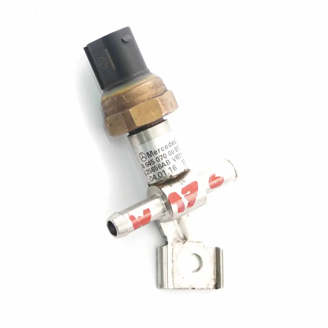 Mercedes W176 W246 Diesel Sensor de presión de combustible - SKU A6450700081-1 - Número de pieza A6450700081