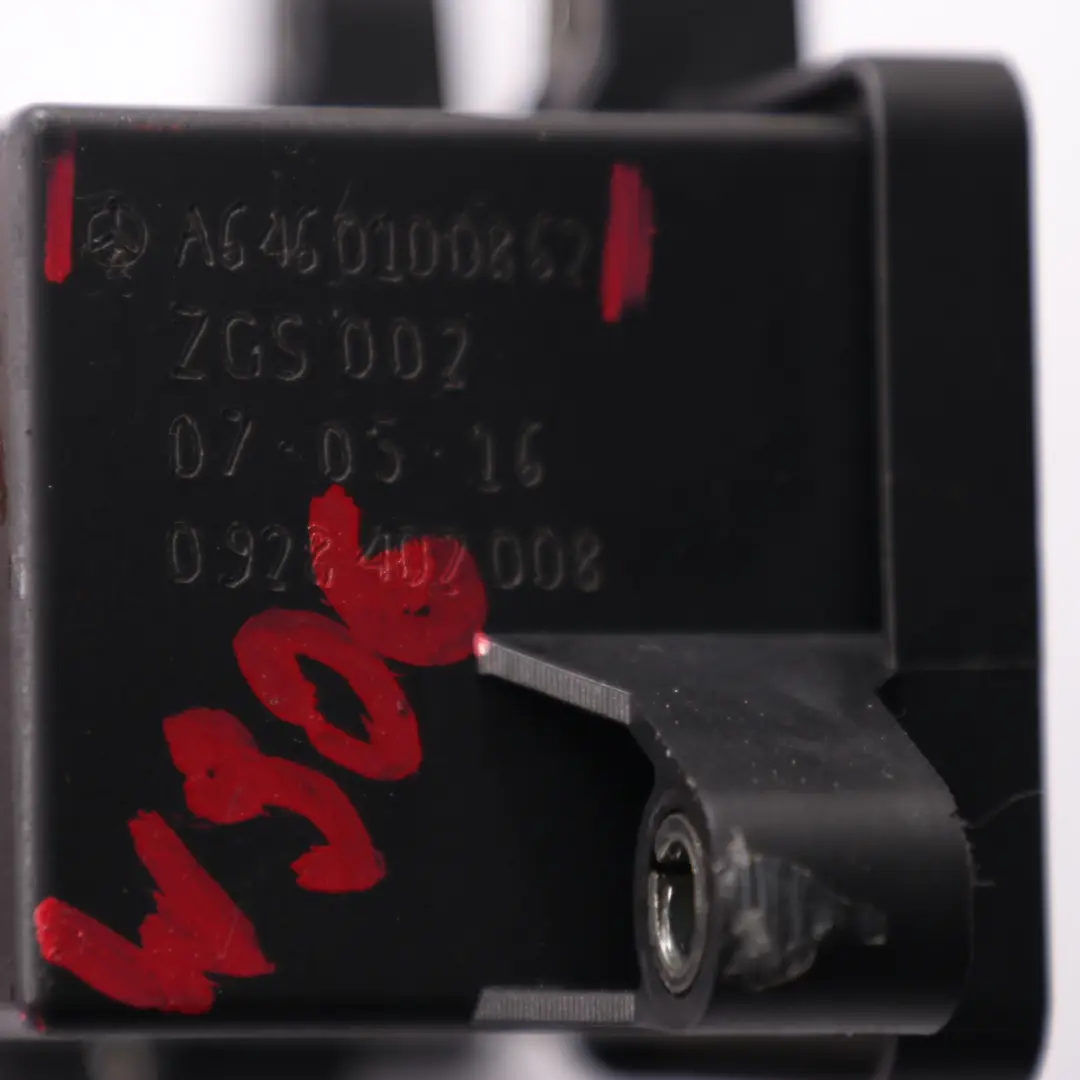 OM646 Öl Abcheider Entlüftungs Ventil A6460100862 für Mercedes Sprinter W906 mit Teilenummer A6460101562 Mercedes Sprinter W906 OM646 Öl Abcheider Entlüftungs Ventil A6460100862 - SKU A6460101562 - Teilenummer A6460101562