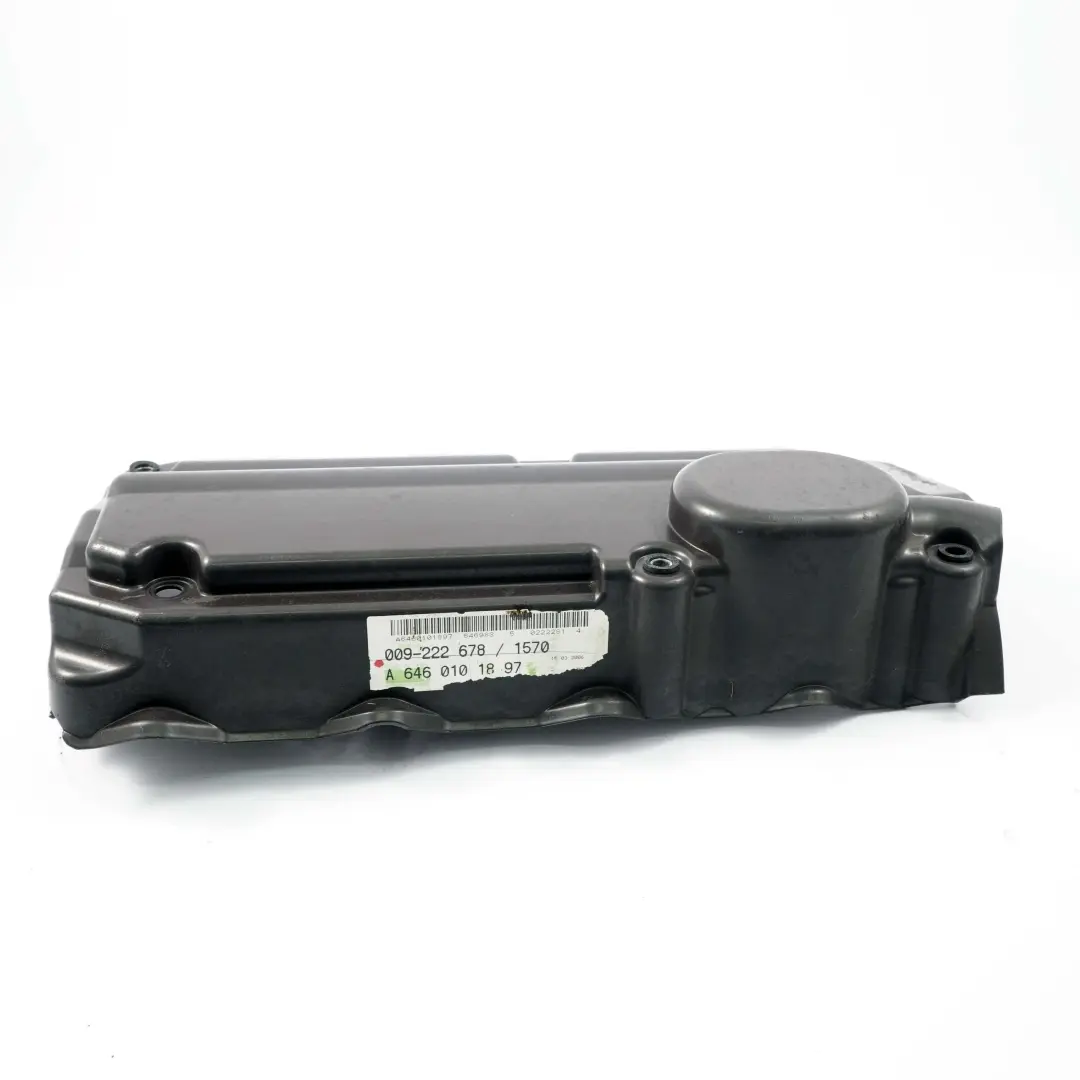 Carcasa Panelling OM646 Diesel Tapa culata motor para Mercedes W639 con número de pieza A6460101567 Mercedes W639 Carcasa Panelling OM646 Diesel Tapa culata motor - SKU A6460101567 - Número de pieza A6460101567