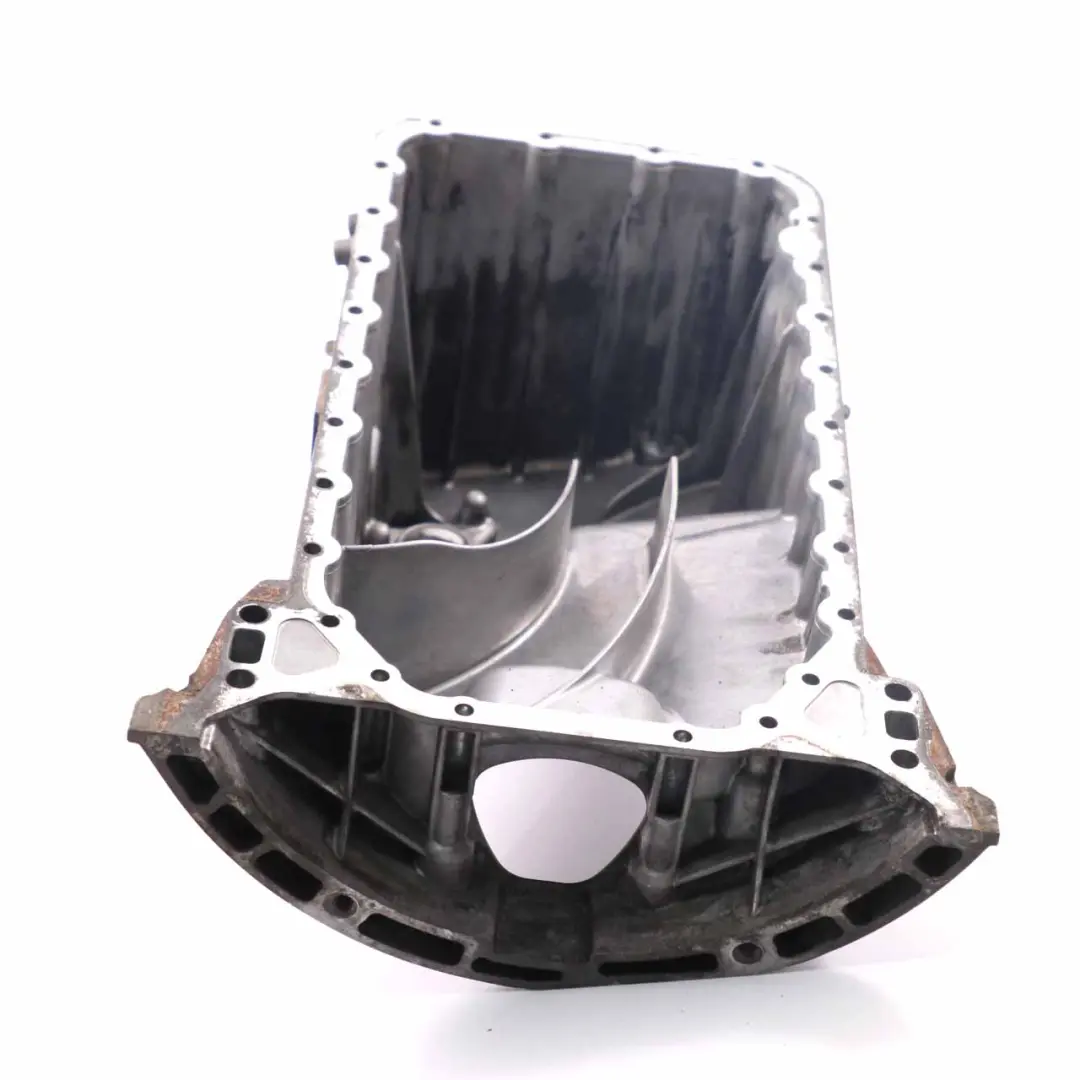 OM646 Diesel Engine Oil Sump Pan to Mercedes W639 with Part number A6460142502 Mercedes W639 OM646 Diesel Engine Oil Sump Pan - SKU A6460142502 - Part number A6460142502