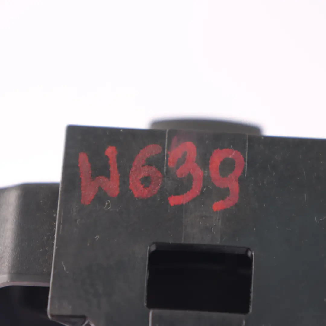 Bouchon du tuyau de remplissage d'huile pour Mercedes Vito Viano W639 à propos du numéro de pièce A6460160229 Mercedes Vito Viano W639 Bouchon du tuyau de remplissage d'huile - SKU A6460160229-3 - Numéro de pièce A6460160229