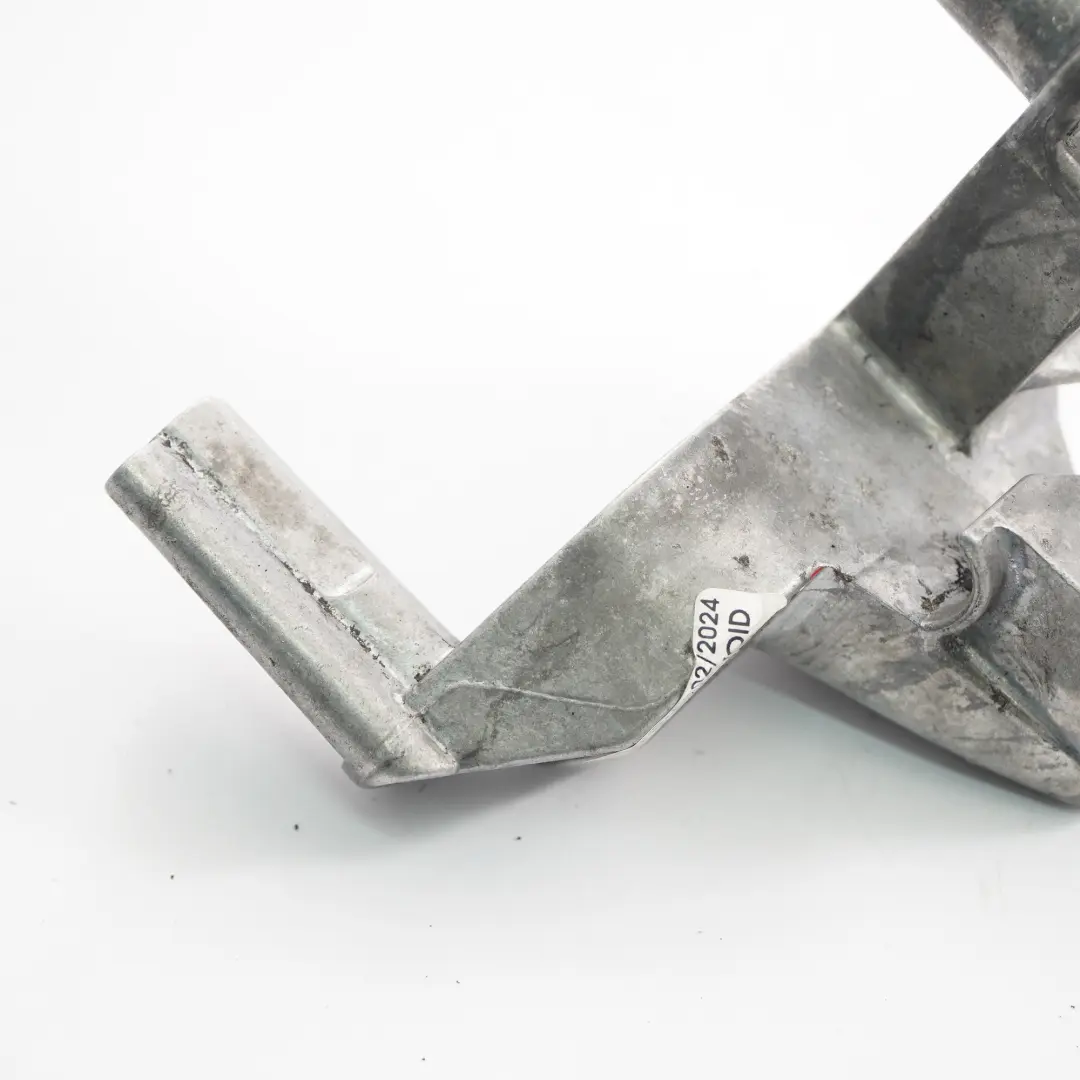 OM646 Motor Diesel Soporte de montaje bomba vacío para Mercedes W211 con número de pieza A6460160338 Mercedes W211 OM646 Motor Diesel Soporte de montaje bomba vacío - SKU A6460160338 - Número de pieza A6460160338