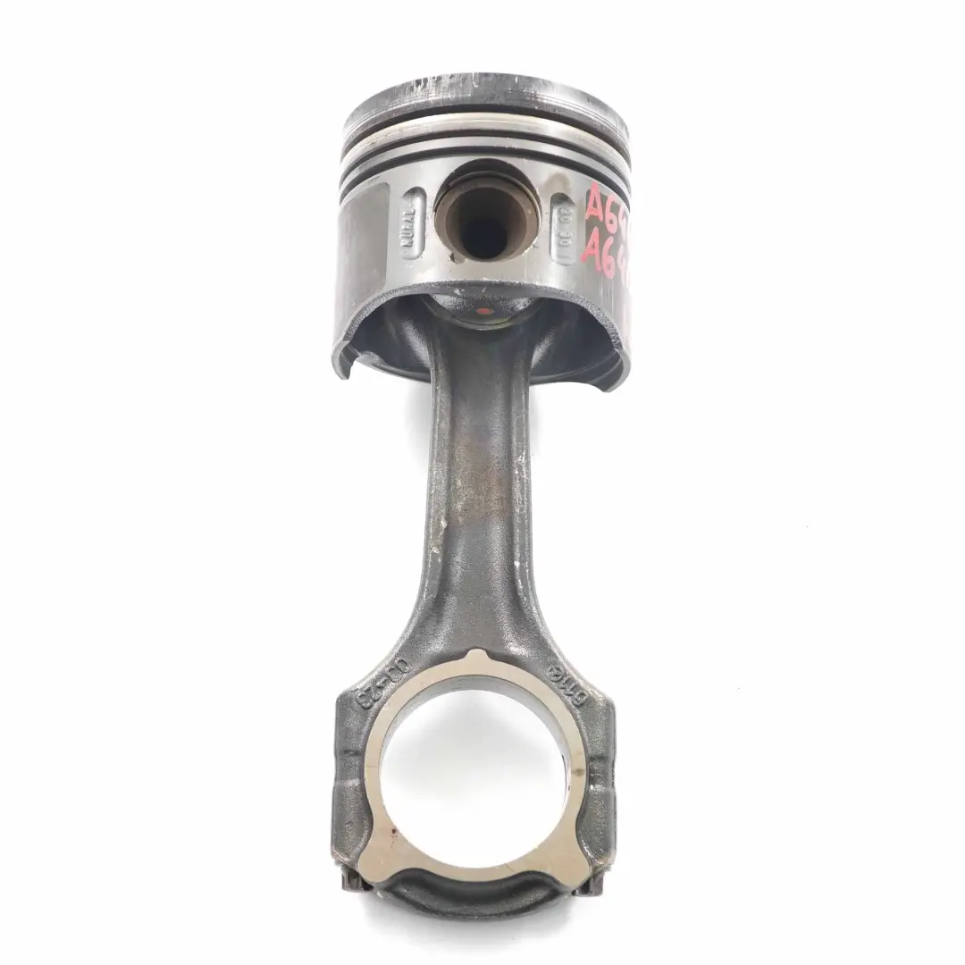 OM646 Moteur Bielle Piston Bielle pour Mercedes W639 Diesel à propos du numéro de pièce A6460300117 Mercedes W639 Diesel OM646 Moteur Bielle Piston Bielle - SKU A6460300117 - Numéro de pièce A6460300117