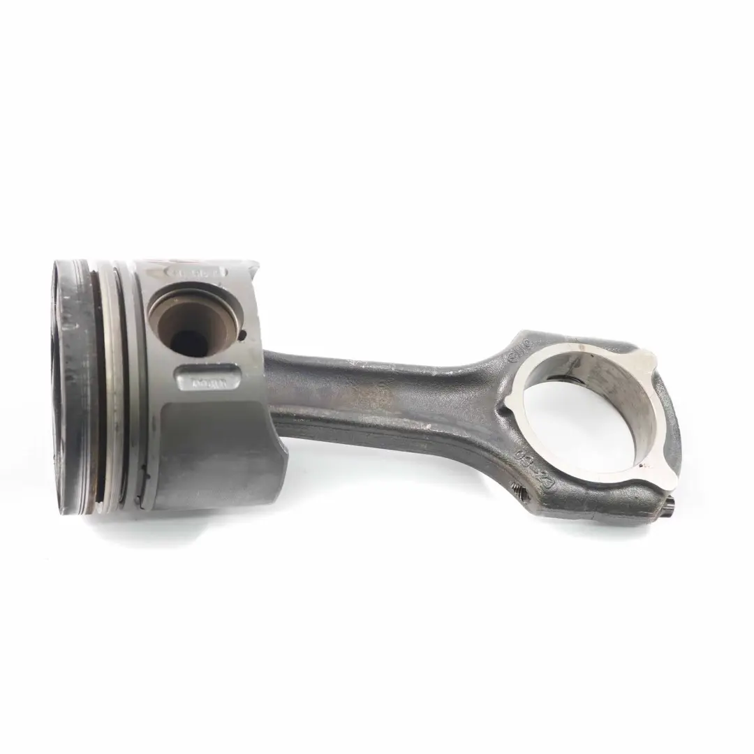 OM646 Motore biella pistone biella per Mercedes W639 Diesel con numero di parte A6460300117 Mercedes W639 Diesel OM646 Motore biella pistone biella - SKU A6460300117 - Numero di parte A6460300117