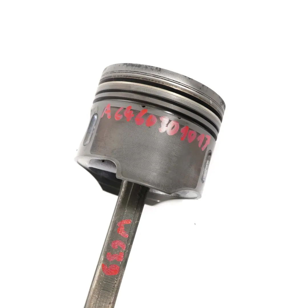 Tłok Korbowód do Mercedes W203 W204 W211 C209 o numerze A6460300220 Mercedes W203 W204 W211 C209 Tłok Korbowód - SKU A6460300220 - Numer Części A6460300220