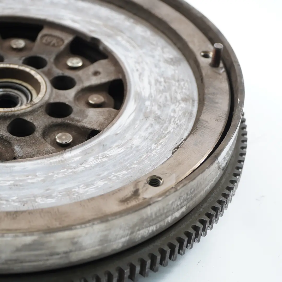 OM646 Volano a doppia massa per Mercedes Vito W639 Diesel con numero di parte A6460300805 Mercedes Vito W639 Diesel OM646 Volano a doppia massa - SKU A6460300805 - Numero di parte A6460300805