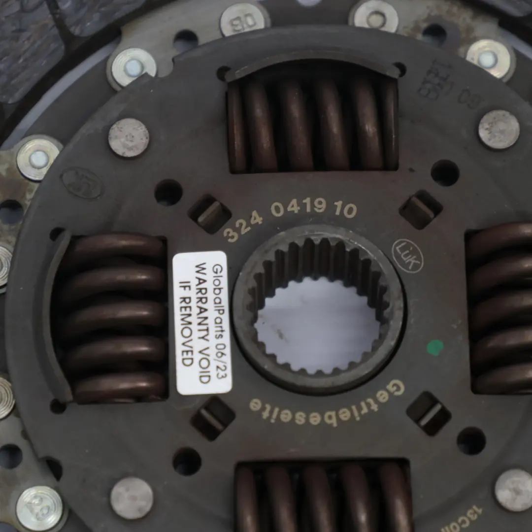 OM646 Zwei massen schwungrad Kupplungssatz für Mercedes Sprinter W906 mit Teilenummer A6460301305 Mercedes Sprinter W906 OM646 Zwei massen schwungrad Kupplungssatz - SKU A6460301305 - Teilenummer A6460301305