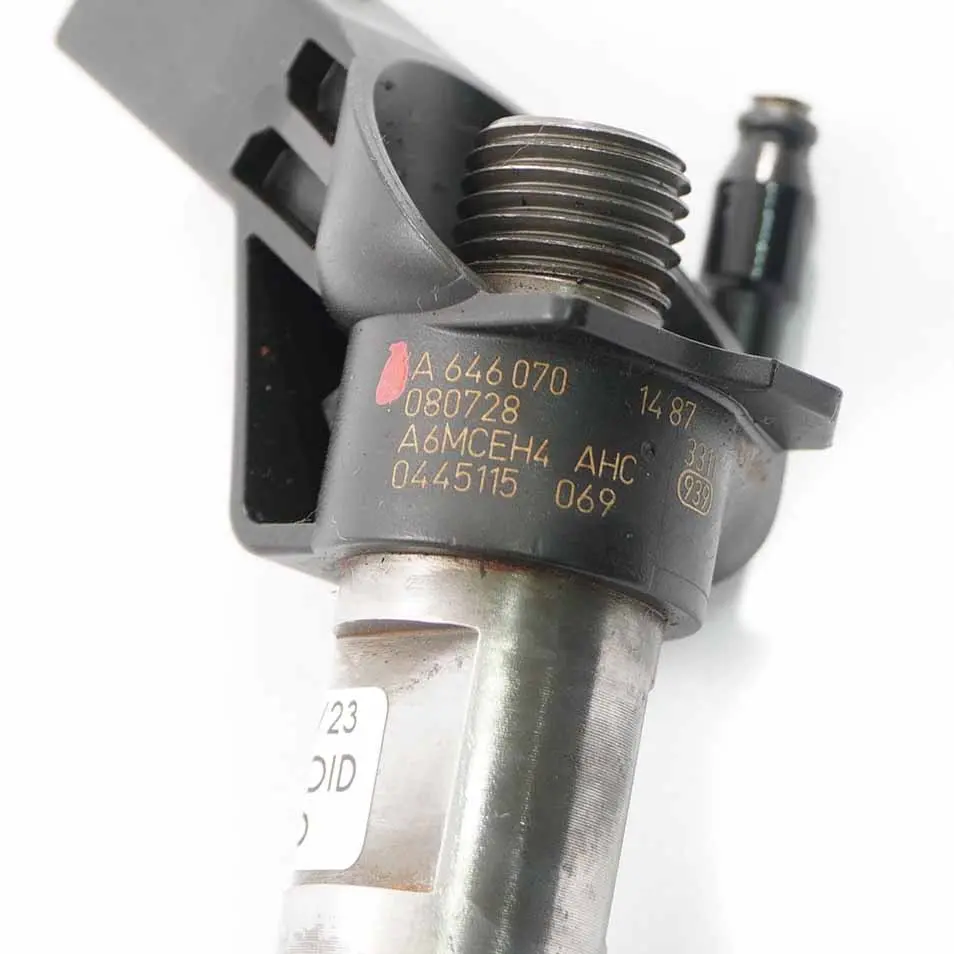  Injecteur Carburant Mercedes Vito W639 Sprinter W906 Diesel OM646 - SKU A6460701487 - Numéro de pièce A6460701487