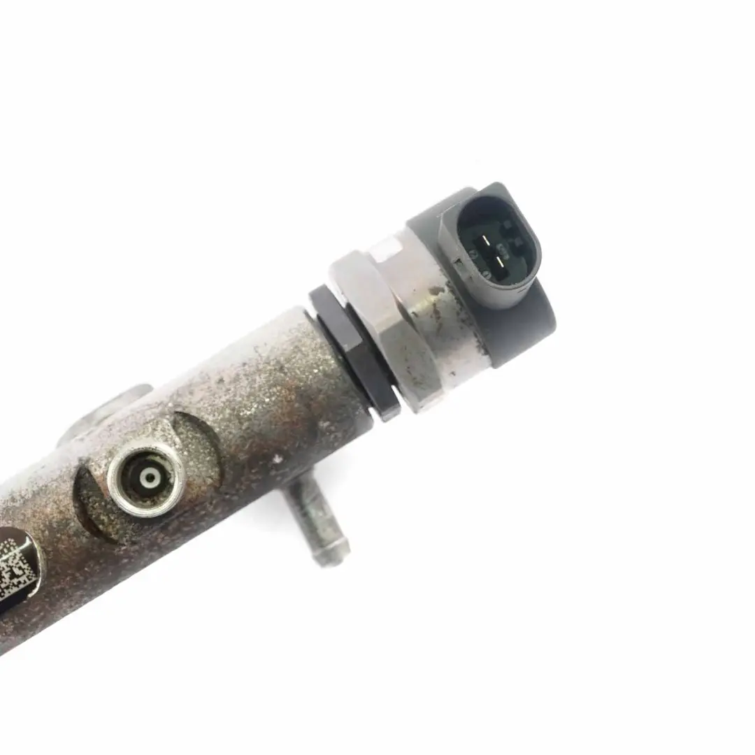 OM646 Diesel Motor Kraftstoff Einspritzleiste Verteilrohr für Mercedes W639 W906 mit Teilenummer A6460701895 Mercedes W639 W906 OM646 Diesel Motor Kraftstoff Einspritzleiste Verteilrohr - SKU A6460701895 - Teilenummer A6460701895