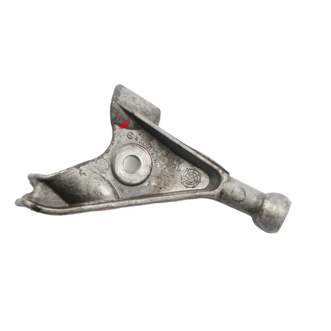 Support de montage conduite de carburant moteur OM646 pour Mercedes W203 à propos du numéro de pièce A6460780641 Mercedes W203 Support de montage conduite de carburant moteur OM646 - SKU A6460780641 - Numéro de pièce A6460780641