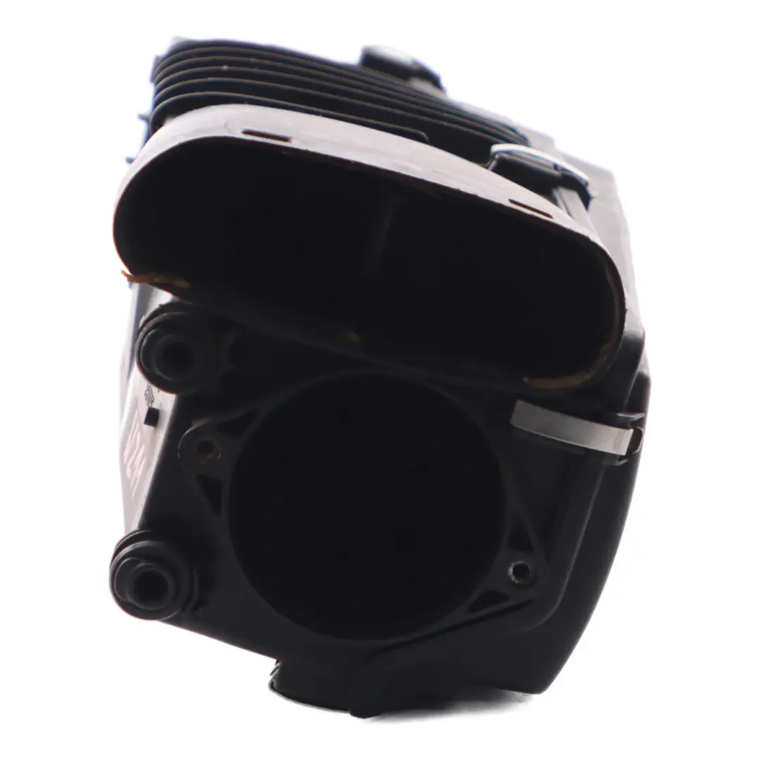 OM646 Diesel filtro silenziatore alloggiamento per Mercedes W211 W220 con numero di parte A6460901101 Mercedes W211 W220 OM646 Diesel filtro silenziatore alloggiamento - SKU A6460901101 - Numero di parte A6460901101