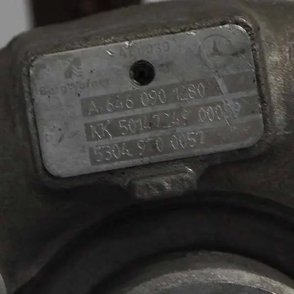 OM646 Turbocompresseur complet A6460901280 pour Mercedes Sprinter W906 à propos du numéro de pièce A6460901480 Mercedes Sprinter W906 OM646 Turbocompresseur complet A6460901280 - SKU A6460901480 - Numéro de pièce A6460901480