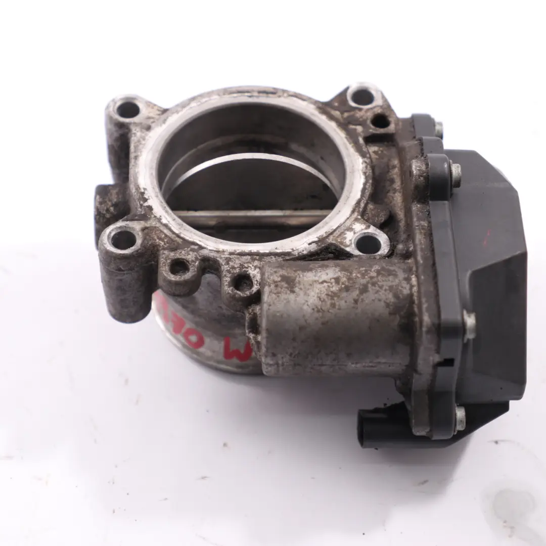 OM646 Przepustnica A6460901070 do Mercedes W906 o numerze A6460901970 Mercedes W906 OM646 Przepustnica A6460901070 - SKU A6460901970 - Numer Części A6460901970