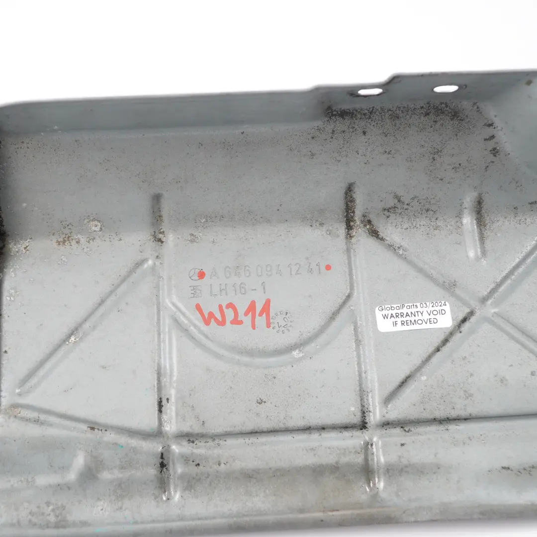OM646 Caja del Filtro de Aire Delantero Soporte para Mercedes W211 Diesel con número de pieza A6460941241 Mercedes W211 Diesel OM646 Caja del Filtro de Aire Delantero Soporte - SKU A6460941241 - Número de pieza A6460941241