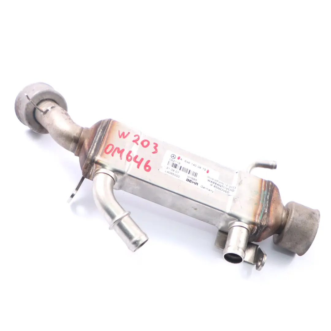 OM646 Diesel Abgasleitung AGR Kühler für Mercedes W203 mit Teilenummer A6461400875 Mercedes W203 OM646 Diesel Abgasleitung AGR Kühler - SKU A6461400875 - Teilenummer A6461400875