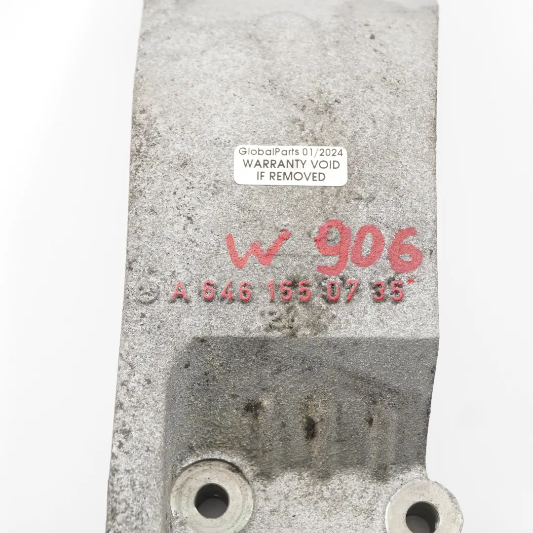OM646 Lichtmaschine Zum Gehäuse Montage Halterung für Mercedes W906 mit Teilenummer A6461550735 Mercedes W906 OM646 Lichtmaschine Zum Gehäuse Montage Halterung - SKU A6461550735 - Teilenummer A6461550735