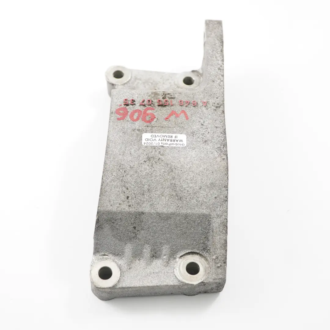 OM646 Soporte Montaje Alternador Caja Distribución para Mercedes W906 con número de pieza A6461550735 Mercedes W906 OM646 Soporte Montaje Alternador Caja Distribución - SKU A6461550735 - Número de pieza A6461550735