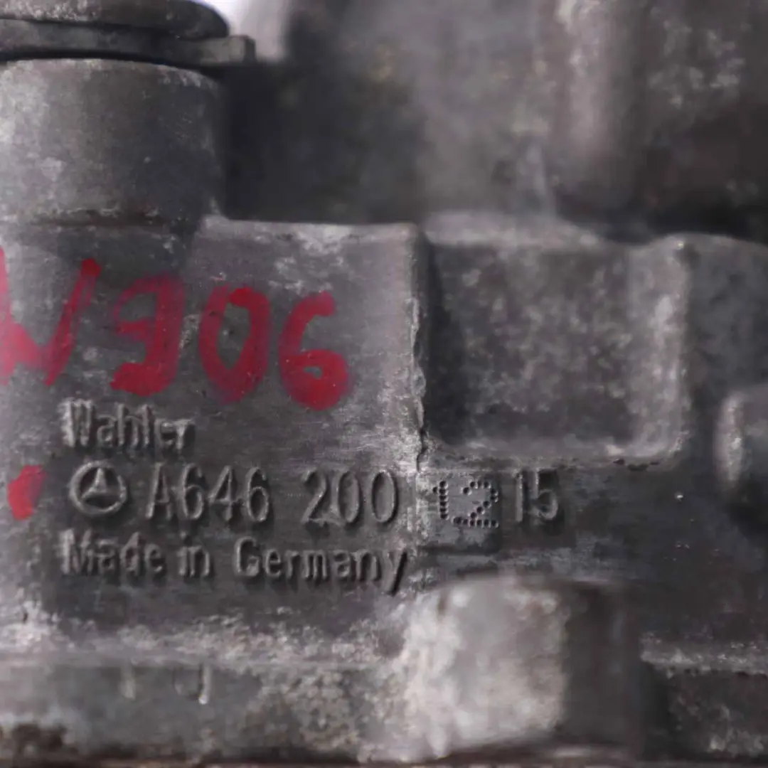 Alloggiamento termostato refrigerante Unità per Mercedes Sprinter W906 con numero di parte A6462001215 Mercedes Sprinter W906 Alloggiamento termostato refrigerante Unità - SKU A6462001215 - Numero di parte A6462001215