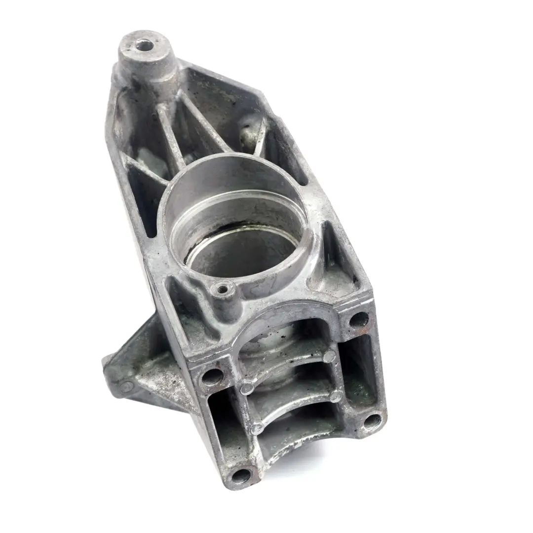 Mercedes-Benz Vito W639 OM646 Diesel Engine Mount Bracket Left N/S to with Part number A6462230004 Mercedes-Benz Vito W639 OM646 Diesel Engine Mount Bracket Left N/S - SKU A6462230004 - Part number A6462230004