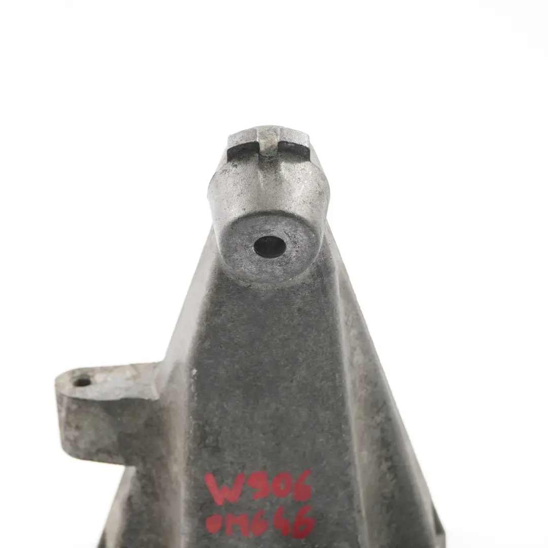 OM646 Diesel Motorlager Halterung Halter Rechts für Mercedes W906 mit Teilenummer A6462230304 Mercedes W906 OM646 Diesel Motorlager Halterung Halter Rechts - SKU A6462230304 - Teilenummer A6462230304