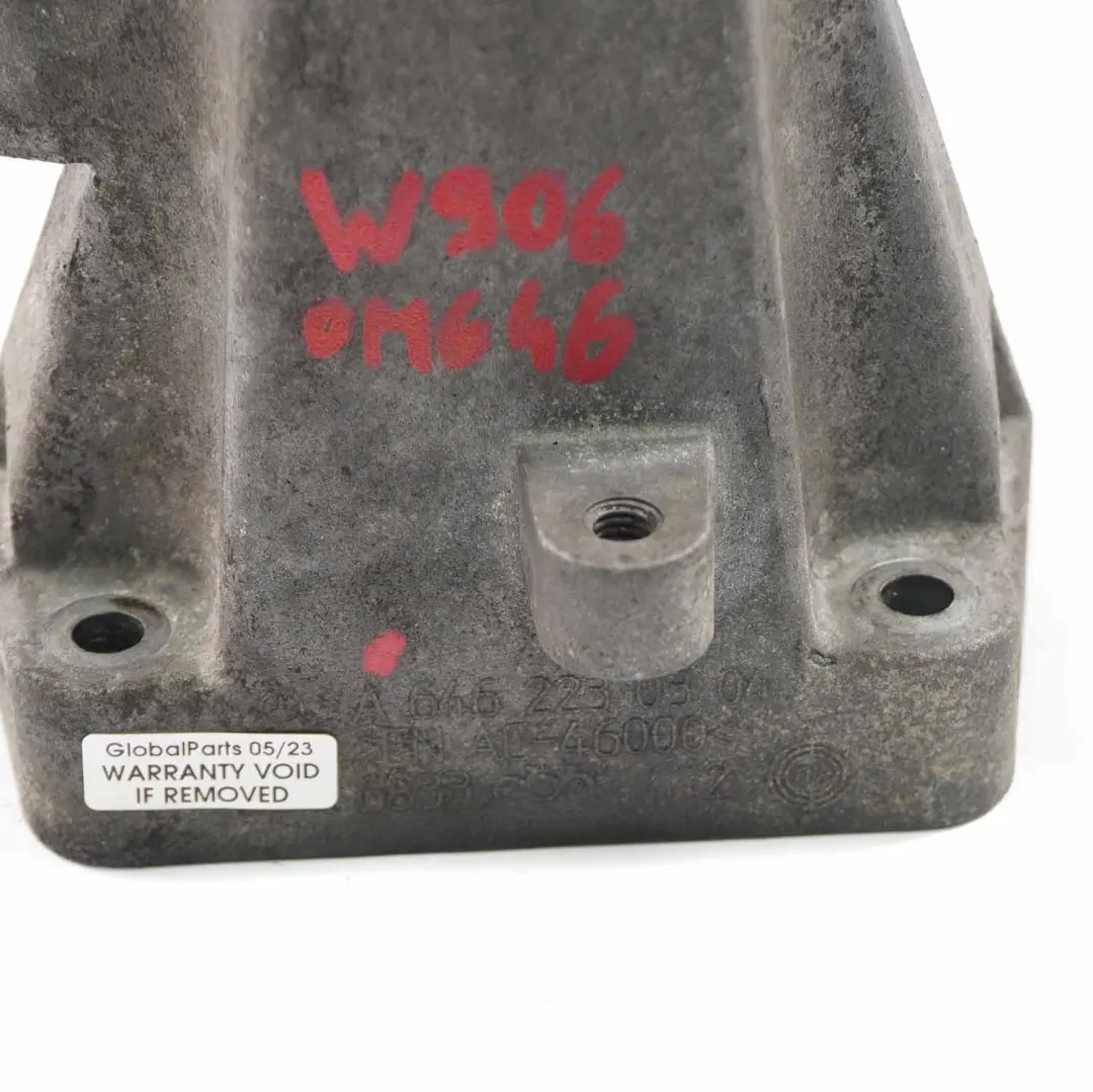 Mercedes W906 OM646 Diesel Motorlager Halterung Halter Rechts - SKU A6462230304 - Teilenummer A6462230304