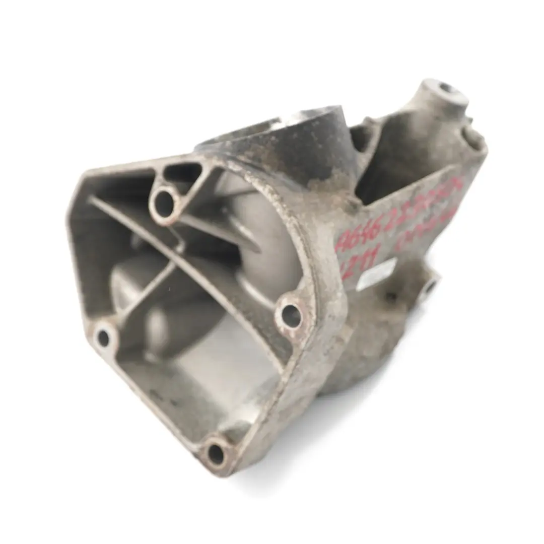 OM646 Wspornik Łapa Silnika Lewa do Mercedes W211 Diesel o numerze A6462230504 Mercedes W211 Diesel OM646 Wspornik Łapa Silnika Lewa - SKU A6462230504 - Numer Części A6462230504