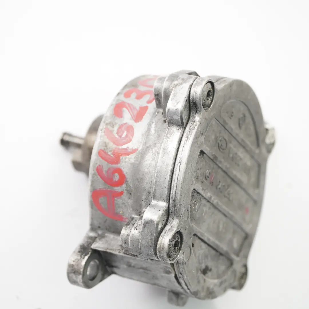 OM646 Pompa Vacuum do Mercedes W211 o numerze A6462300265 Mercedes W211 OM646 Pompa Vacuum - SKU A6462300265 - Numer Części A6462300265