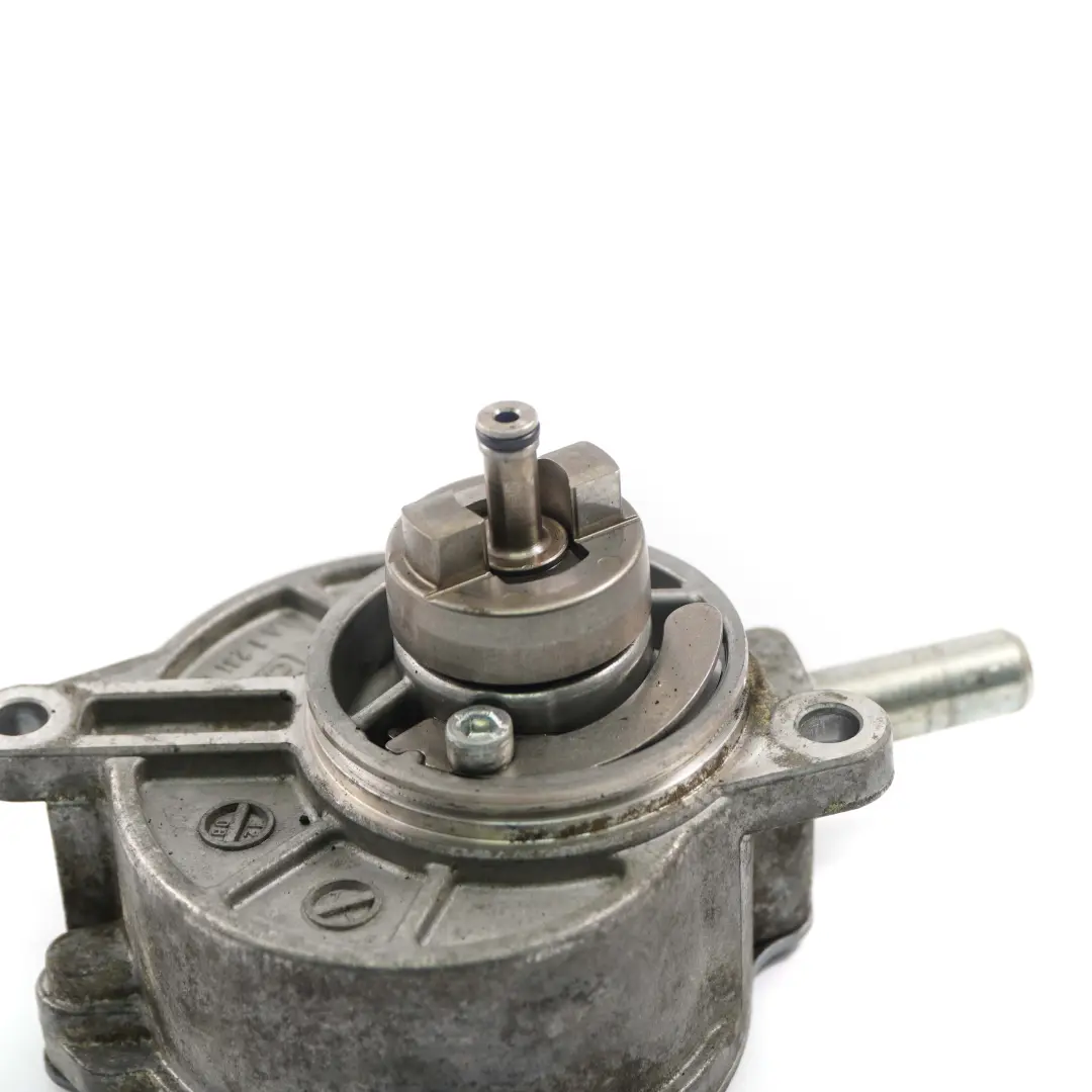 OM646 Pompa Vacuum do Mercedes W203 W211 W639 o numerze A6462300365 Mercedes W203 W211 W639 OM646 Pompa Vacuum - SKU A6462300365 - Numer Części A6462300365