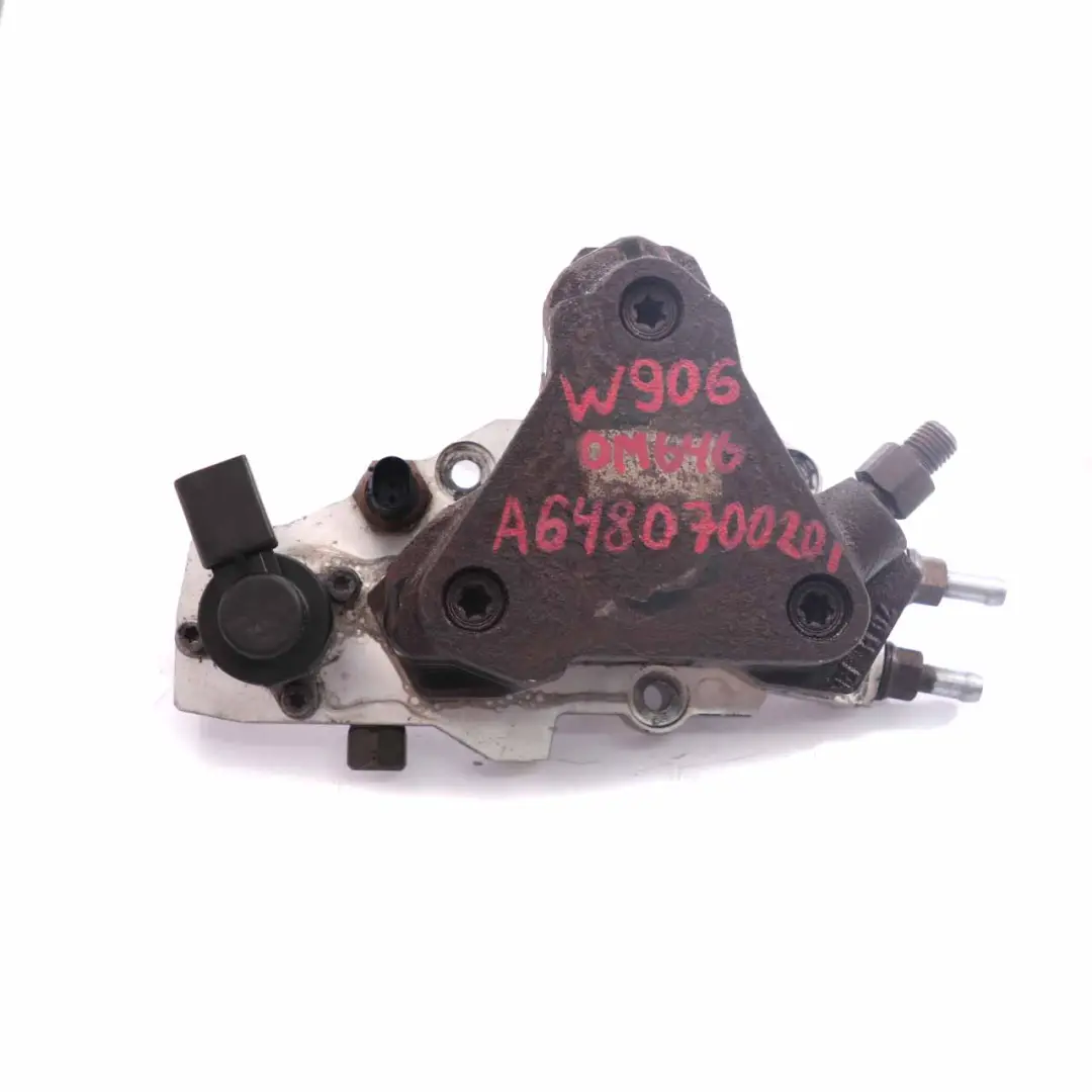 OM646 Einspritz Hochdruckpumpe für Mercedes Vito W639 W906 mit Teilenummer A6480700201 Mercedes Vito W639 W906 OM646 Einspritz Hochdruckpumpe - SKU A6480700201 - Teilenummer A6480700201