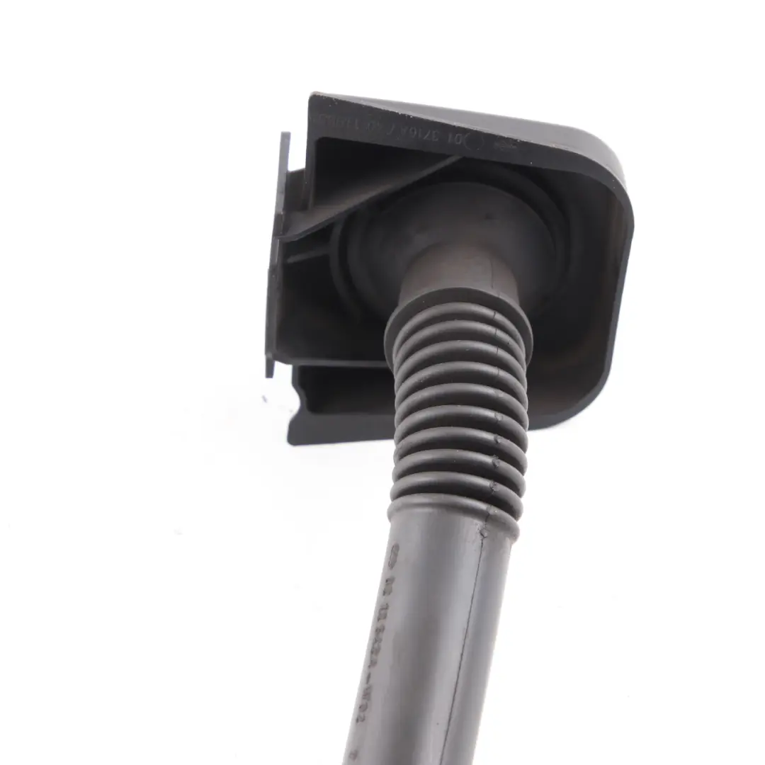Mercedes W639 Diesel Öleinfüllstutzen Zylinderkopf Rohr Abdeckkappe - SKU A6510100069 - Teilenummer A6510100069