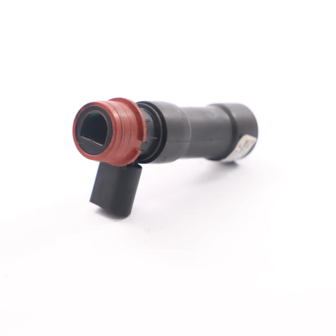 OM651 Tuyau d'évent de la culasse pour Mercedes Sprinter W910 à propos du numéro de pièce A6510101421 Mercedes Sprinter W910 OM651 Tuyau d'évent de la culasse - SKU A6510101421 - Numéro de pièce A6510101421