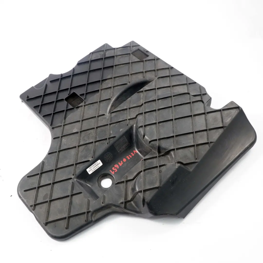 OM651 Diesel Motor Abdeckung Deckel Panel für Mercedes W212 mit Teilenummer A6510101867 Mercedes W212 OM651 Diesel Motor Abdeckung Deckel Panel - SKU A6510101867 - Teilenummer A6510101867