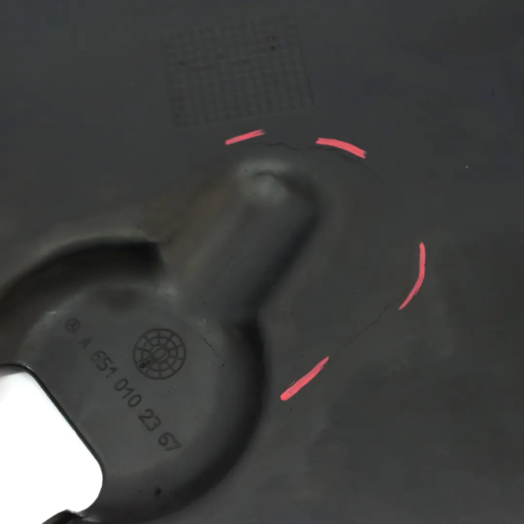 OM651 Osłona Pokrywa Silnika do Mercedes W639 W906 o numerze A6510102367 Mercedes W639 W906 OM651 Osłona Pokrywa Silnika - SKU A6510102367-3 - Numer Części A6510102367