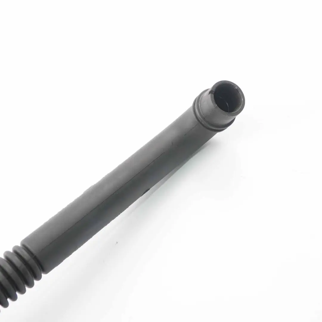 OM651 Bouchon tuyau tête cylindre remplissage d'huile Mercedes W910 - SKU A6510106621 - Numéro de pièce A6510106621