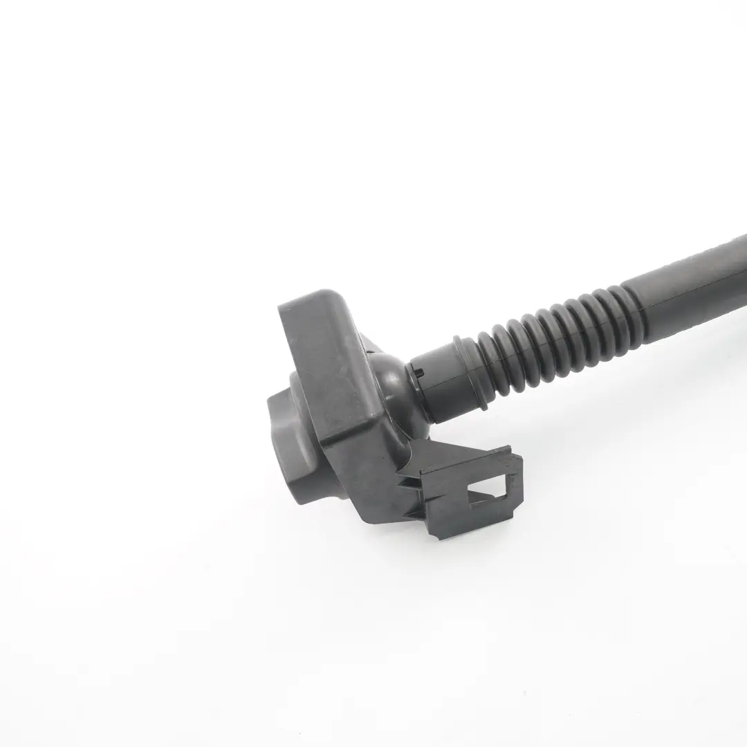 OM651 Bouchon tuyau tête cylindre remplissage d'huile Mercedes W910 - SKU A6510106621 - Numéro de pièce A6510106621