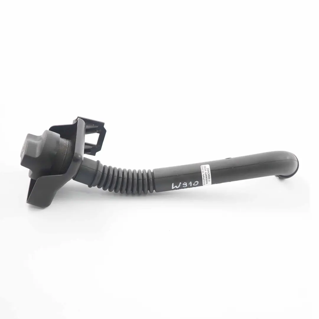 OM651 Bouchon tuyau tête cylindre remplissage d'huile Mercedes W910 - SKU A6510106621 - Numéro de pièce A6510106621