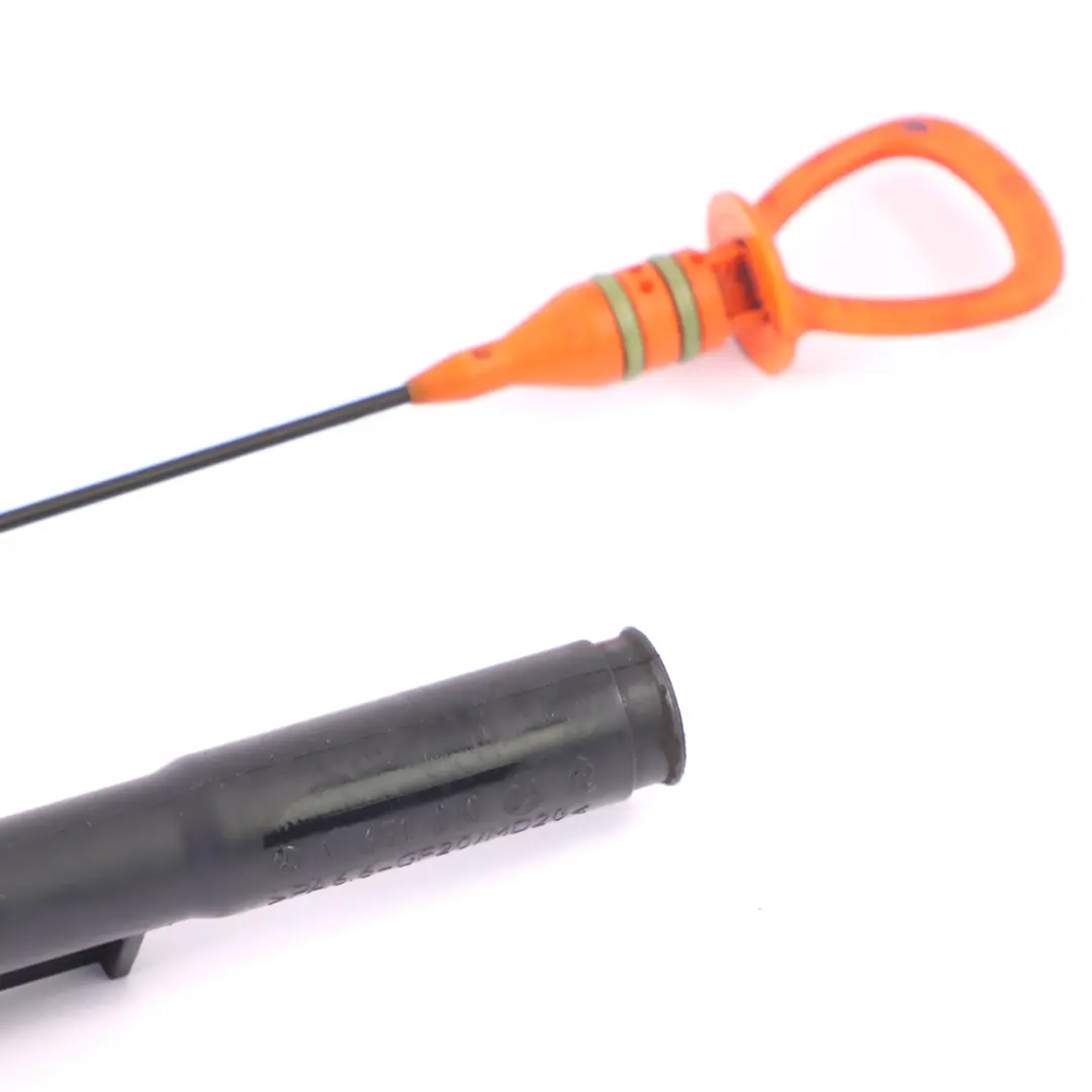 Jauge d'huile Mercedes W176 W246 OM651 Niveau d'huile Tube guide pour à propos du numéro de pièce A6510108718 Jauge d'huile Mercedes W176 W246 OM651 Niveau d'huile Tube guide - SKU A6510108718-1 - Numéro de pièce A6510108718