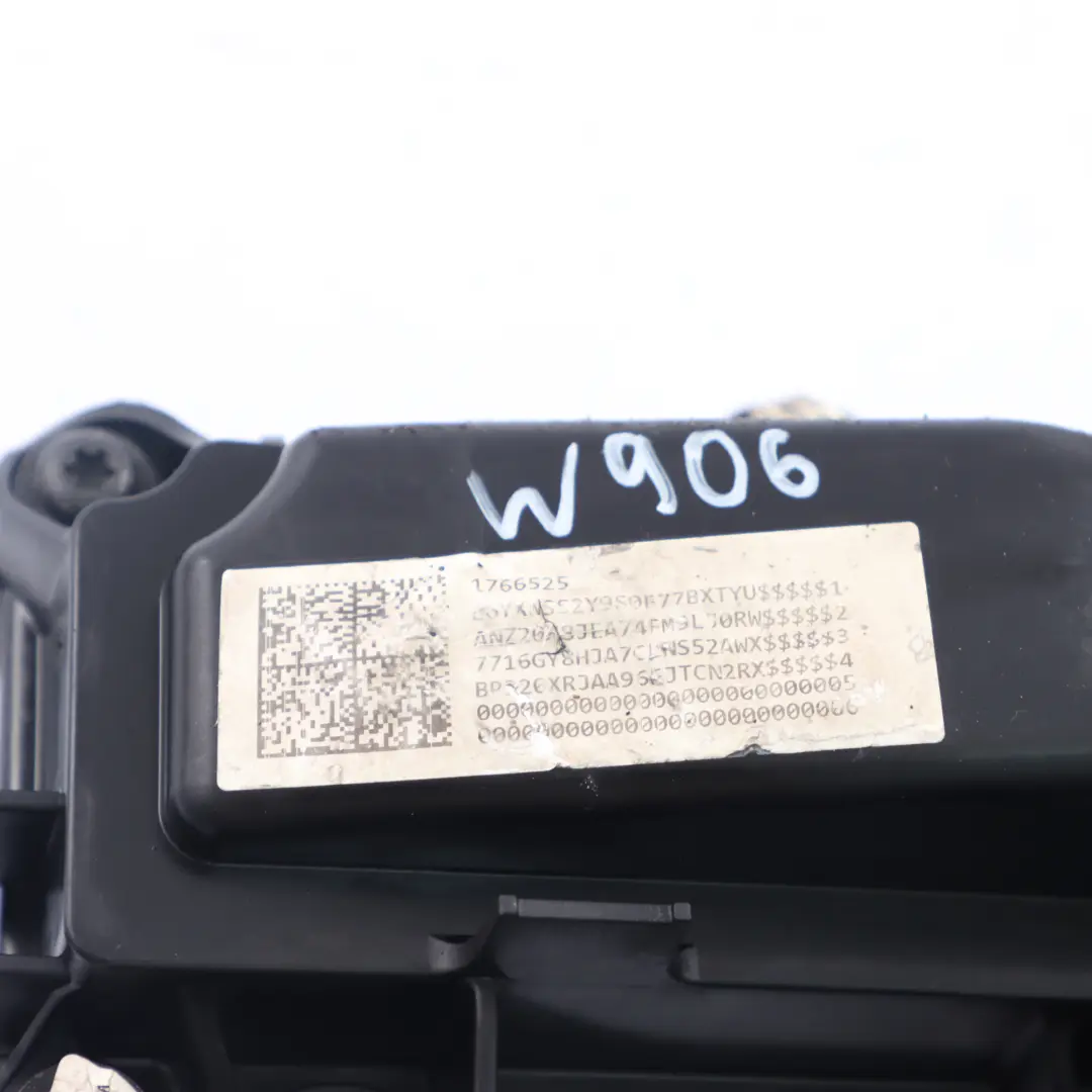 OM651 Pokrywa Zaworów A6510101230 do Mercedes W204 W906 o numerze A6510108918 Mercedes W204 W906 OM651 Pokrywa Zaworów A6510101230 - SKU A6510108918 - Numer Części A6510108918