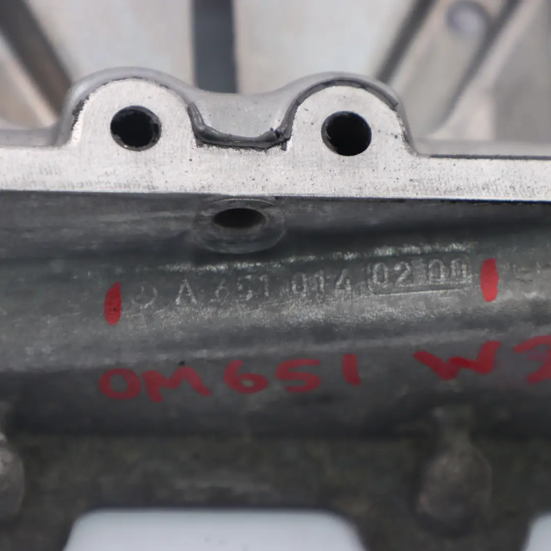 OM651 cárter aceite motor parte superior para Mercedes W204 C207 W212 con número de pieza A6510140200 Mercedes W204 C207 W212 OM651 cárter aceite motor parte superior - SKU A6510140200 - Número de pieza A6510140200
