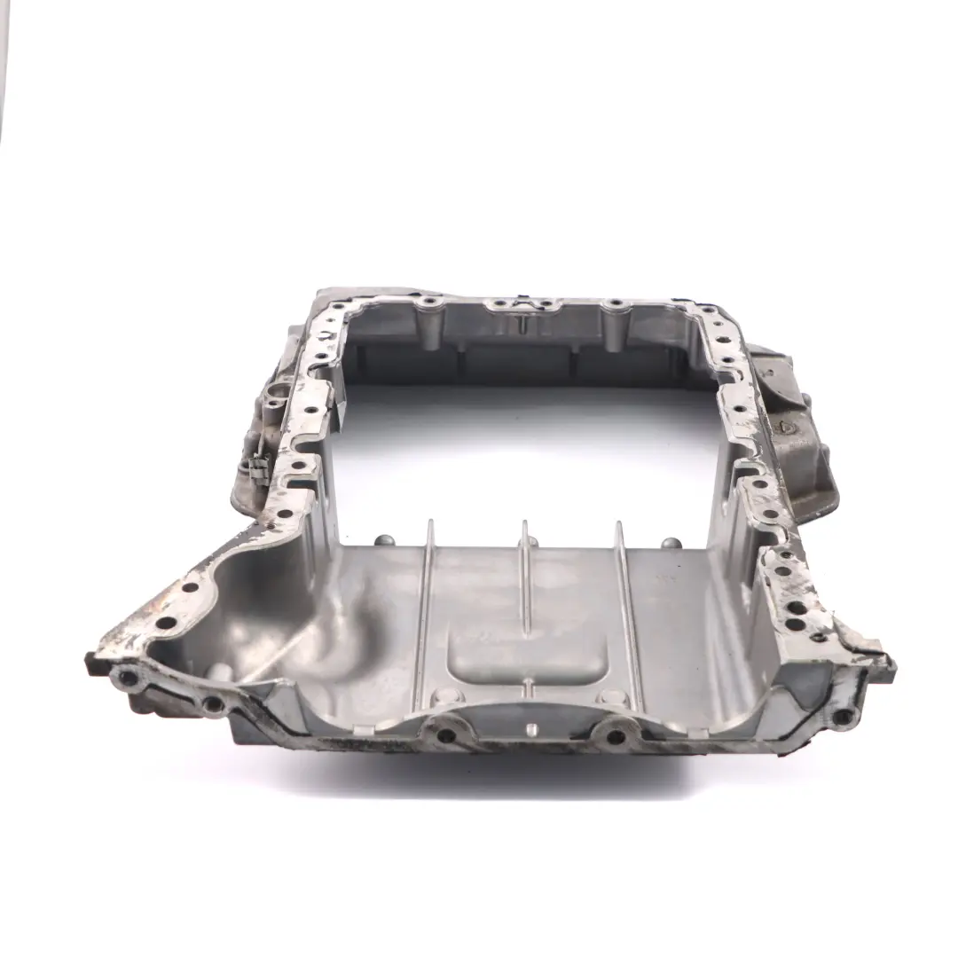  Oil Sump Mercedes W639 W906 OM651 Diesel Engine Pan Upper Part A6510142202 - SKU A6510140800-1 - Part number A6510140800