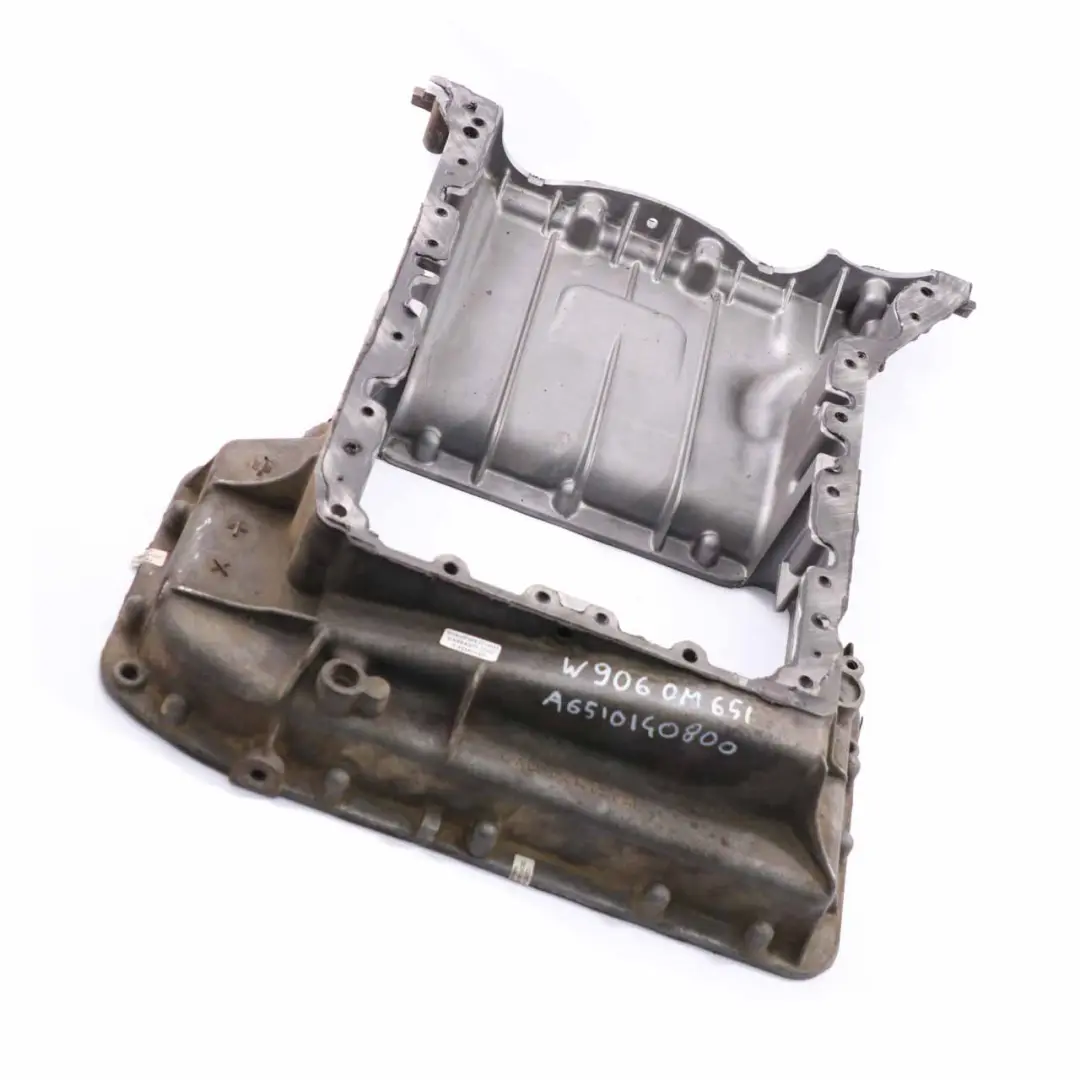 Coppa Olio Mercedes W906 OM651 Diesel Supporto Supporto Carcassa A6510141402 per con numero di parte A6510140800 Coppa Olio Mercedes W906 OM651 Diesel Supporto Supporto Carcassa A6510141402 - SKU A6510140800 - Numero di parte A6510140800