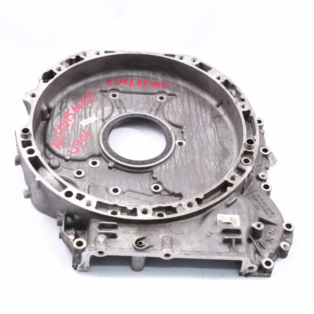 Tapa cigüeñal Mercedes W906 OM651.955 Caja sincronización motor para con número de pieza A6510151402 Tapa cigüeñal Mercedes W906 OM651.955 Caja sincronización motor - SKU A6510151402 - Número de pieza A6510151402