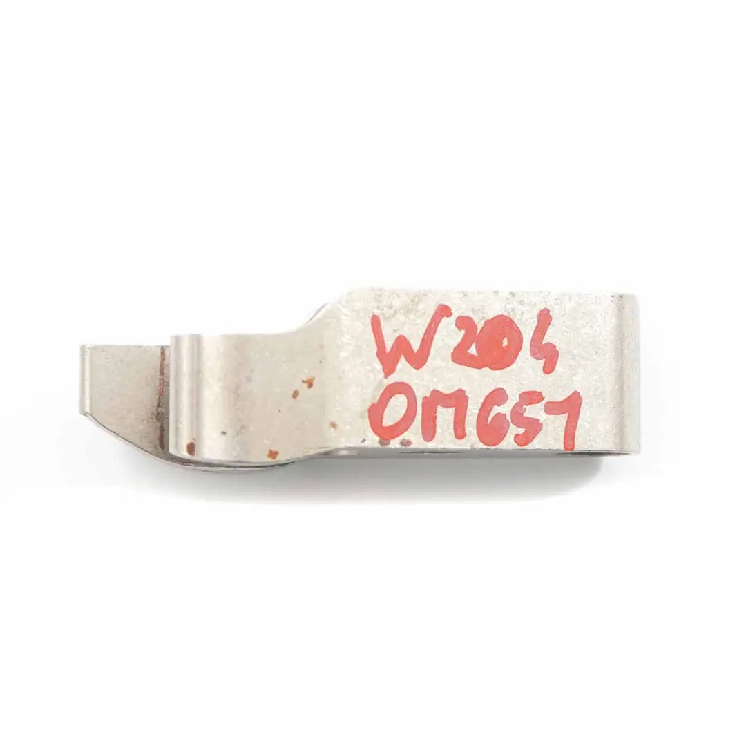 OM651 Uchwyt Mocowanie Wtryskiwacza do Mercedes W204 o numerze A6510160438 Mercedes W204 OM651 Uchwyt Mocowanie Wtryskiwacza - SKU A6510160438 - Numer Części A6510160438