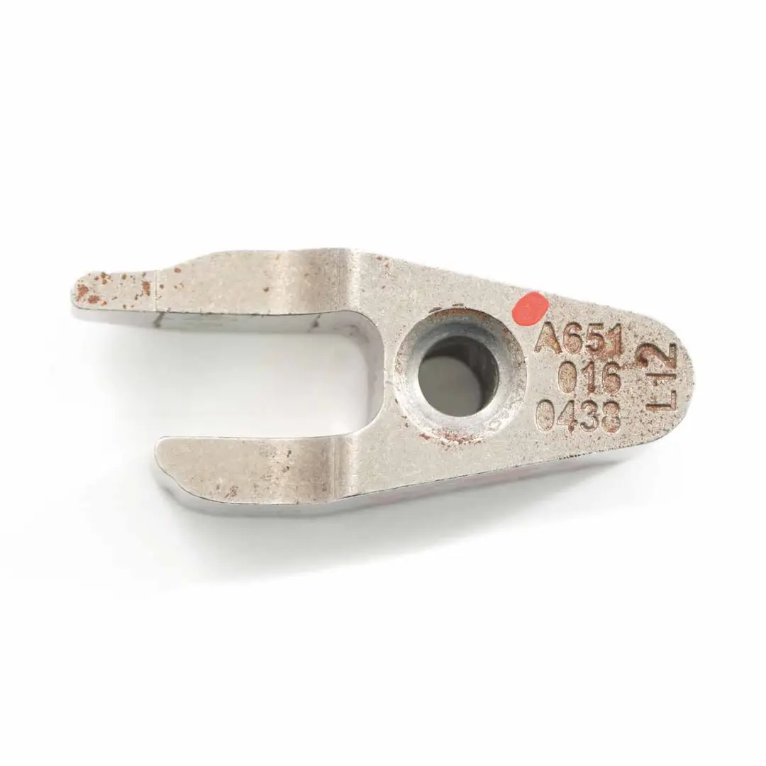  Staffa dell'iniettore Mercedes W204 W212 W906 OM651 Supporto ugello montaggio - SKU A6510160438 - Numero di parte A6510160438